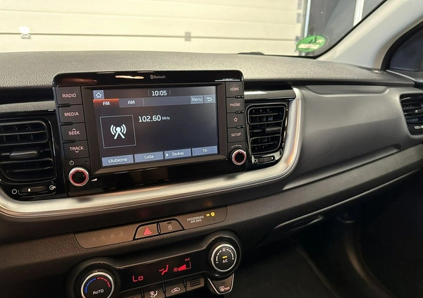 Kia Stonic cena 65999 przebieg: 104028, rok produkcji 2017 z Dąbie małe 277